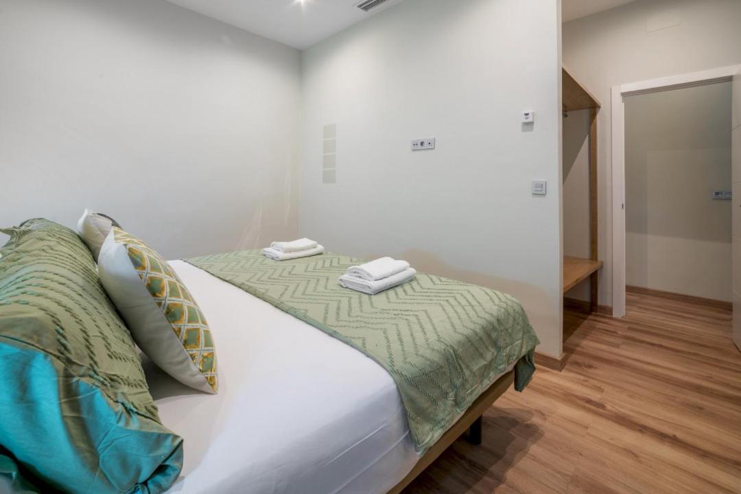 2 Bedrooms 1.5 Bathrooms Furnished - Justicia - Refurbished - Mintystay Madrid Bagian luar foto